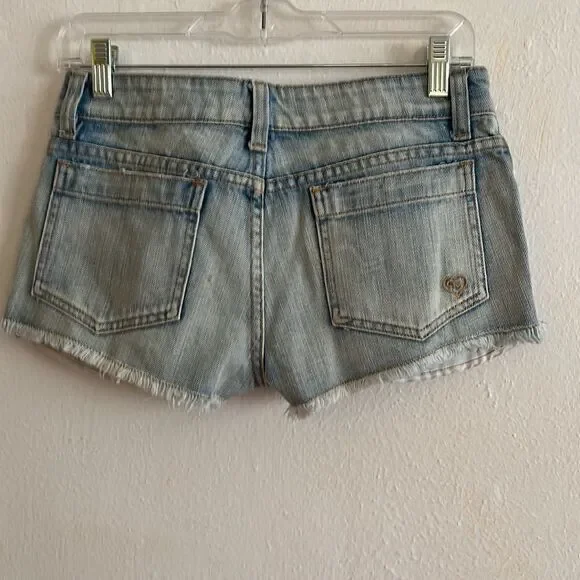 Carmar Micro Mini Shredded Jean Shorts Size 28 - Picture 4 of 4